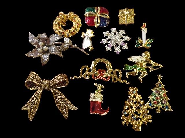 Christmas Brooch Lot