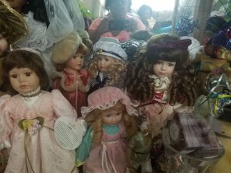 House of Lloyd ,Collectible Choice, Crowne fine porcelain dolls