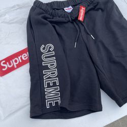✨New Supreme Shorts Size Medium