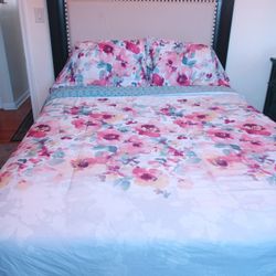 Queen bed With 2 Storage Drawers