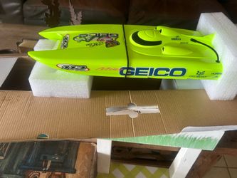 Miss GEICO 17 cat pro boat New RTR awesome boat