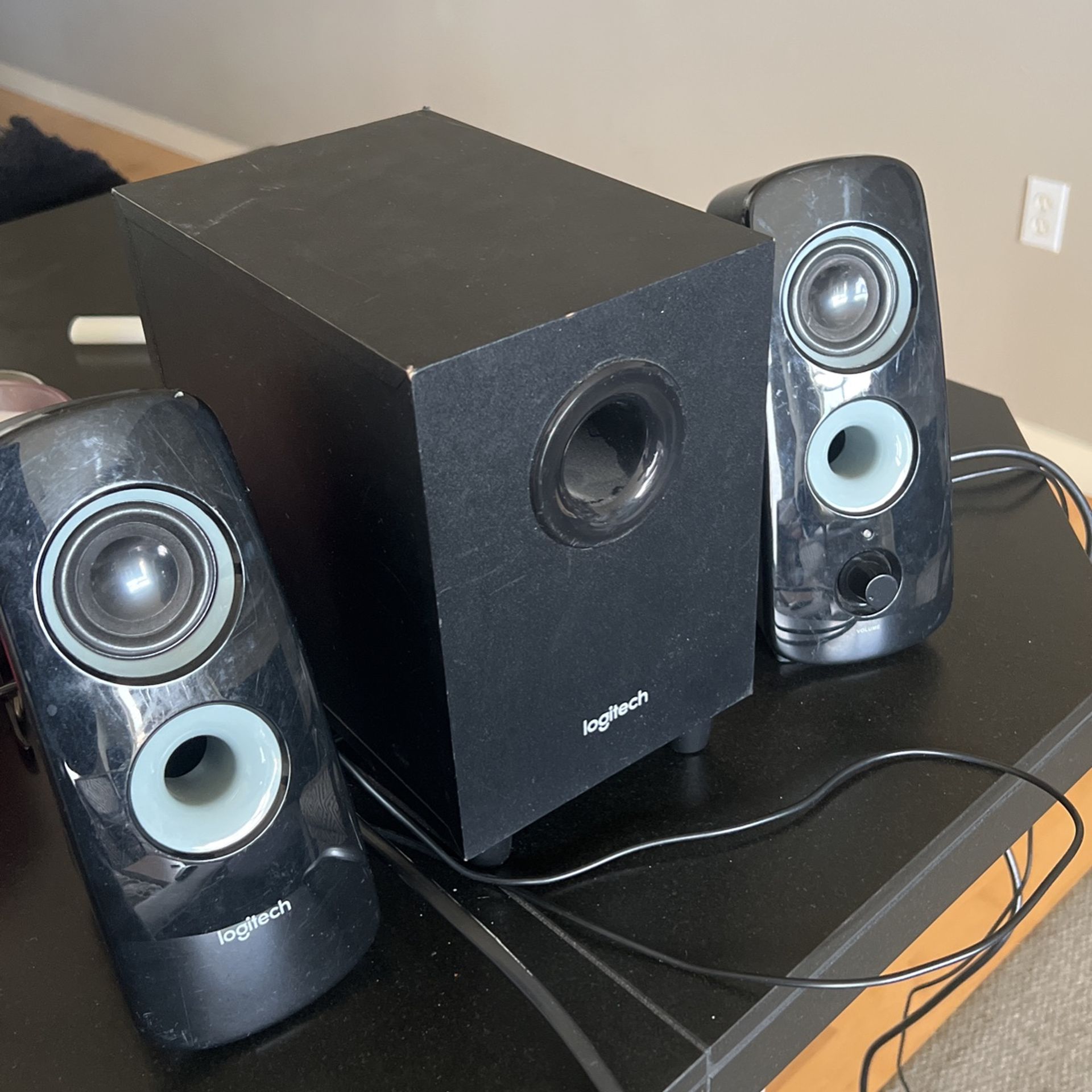 Logitech Z323 Speakers and subwoofer