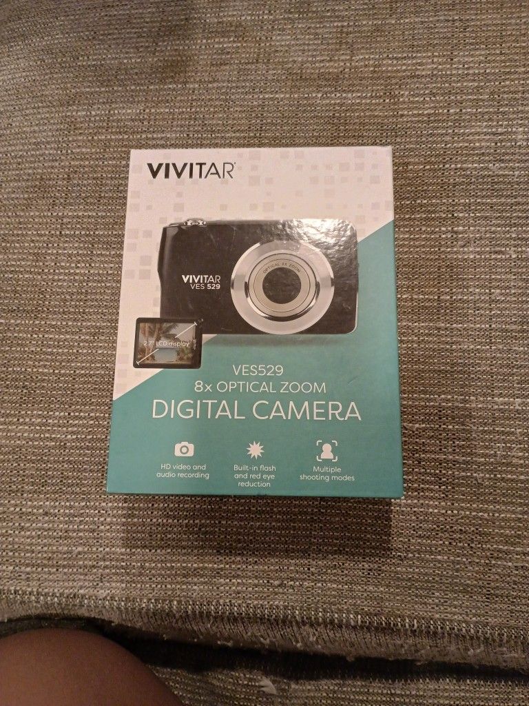 Brand New Open Box Vivitar VES529 8x Optical Zoom Digital Camera