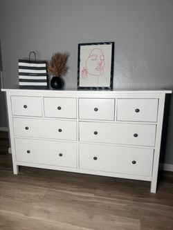 White dresser 8 drawers