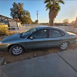 2005 Ford Taurus