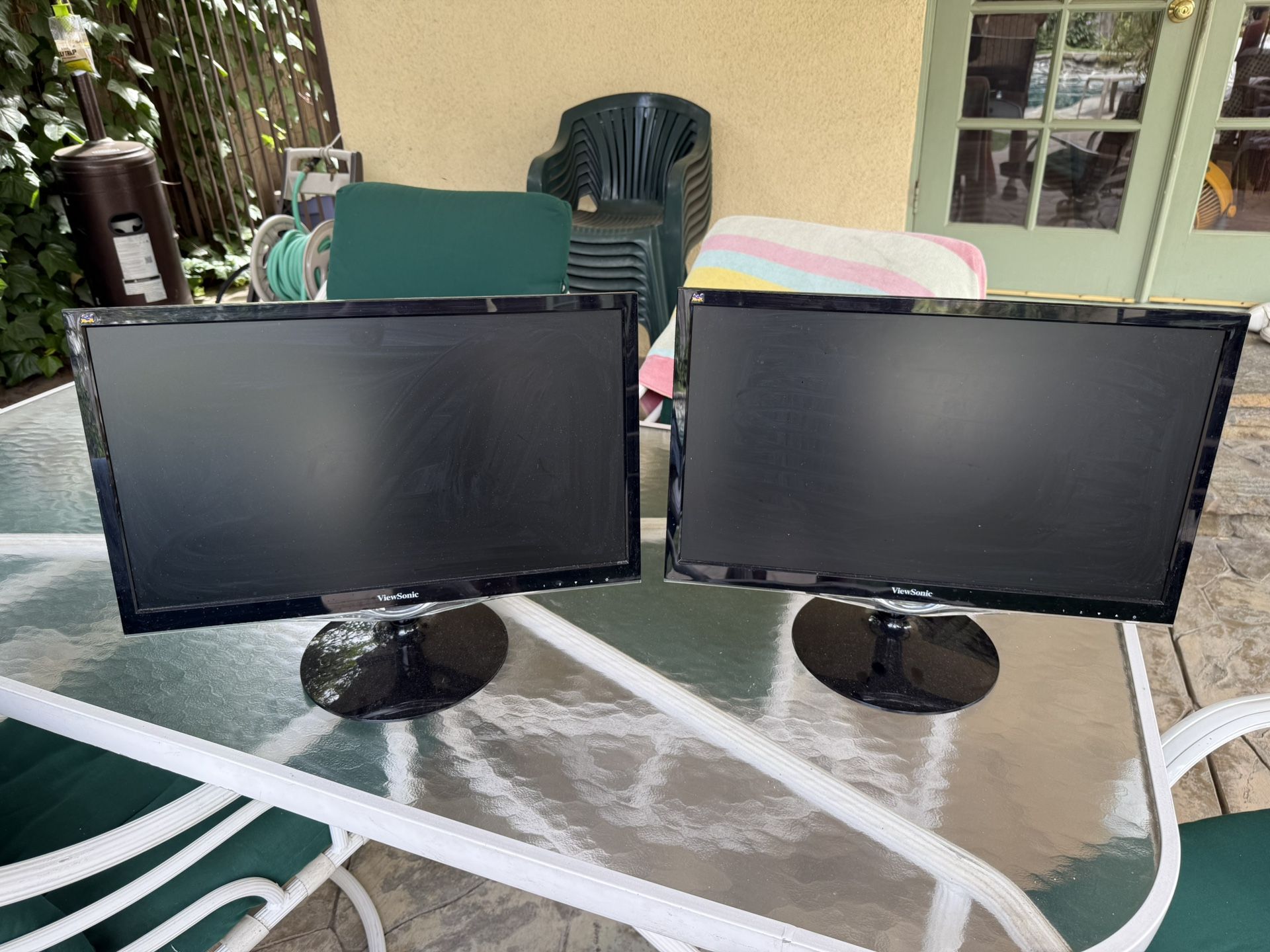 Dual 22” Monitors