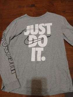 Mens size large Nike Longsleeve t shirt
