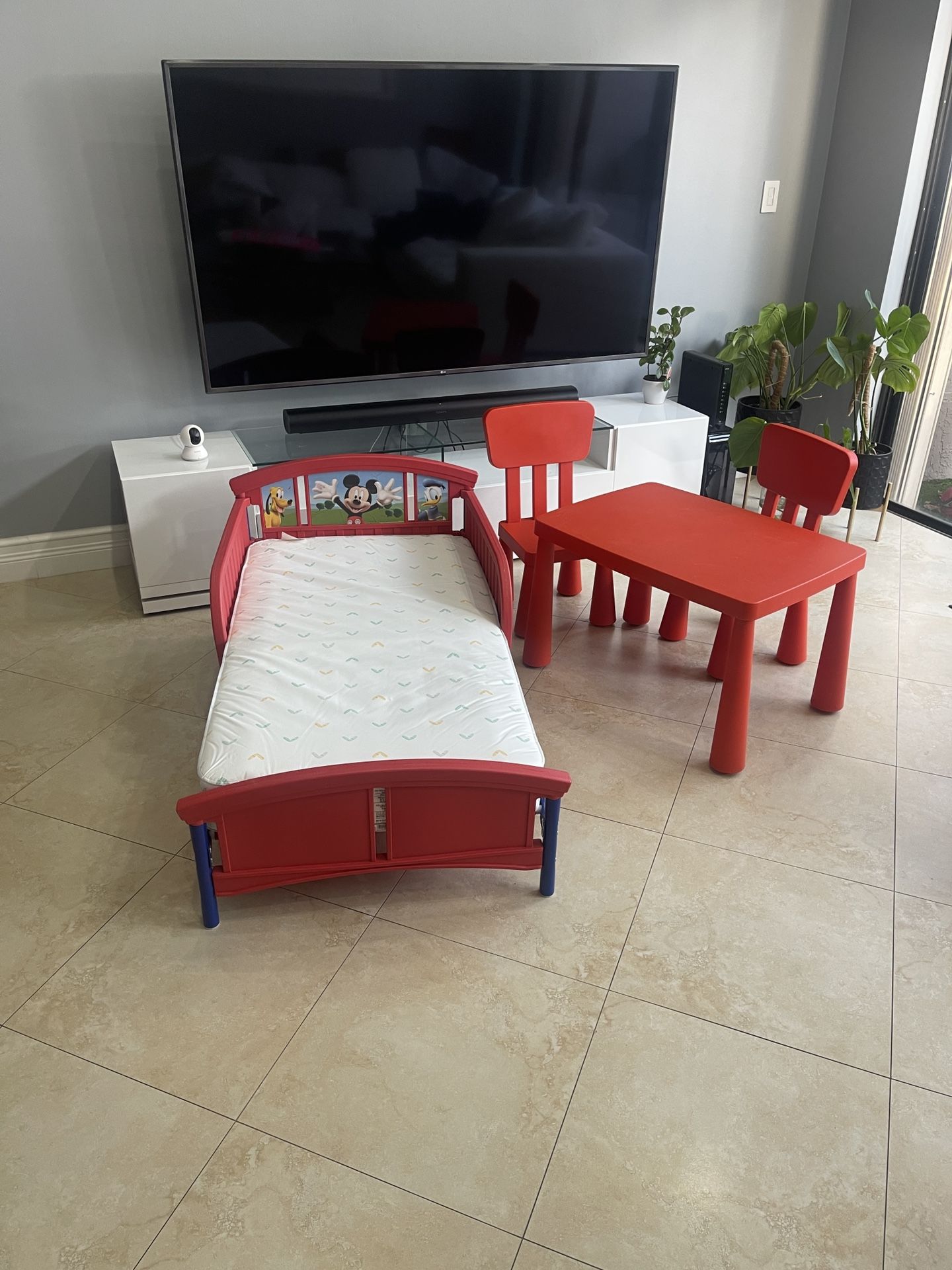 Free Kids Bed And Play Table With Chairs