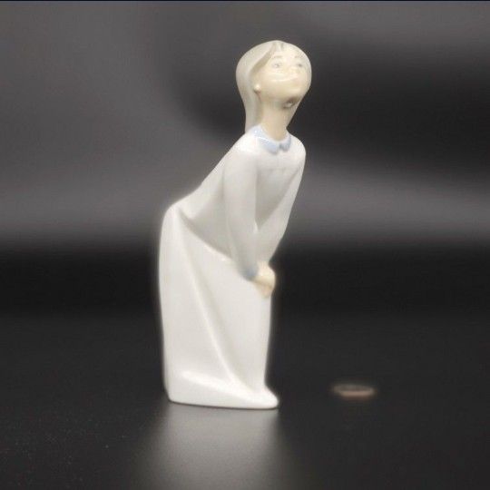 Lladro Figurine #4873 - Girl Kissing

