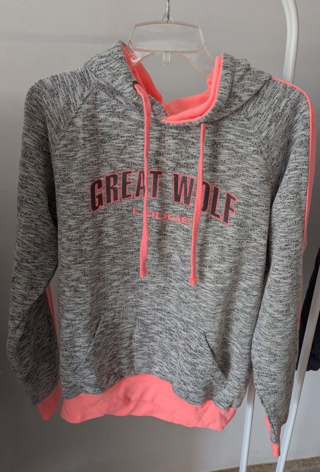 New Great Wolf Sweatshirt Large