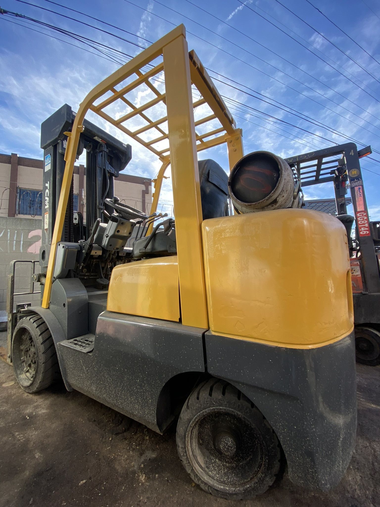 TCM forklift 5,500 Lb GREAT CONDITION