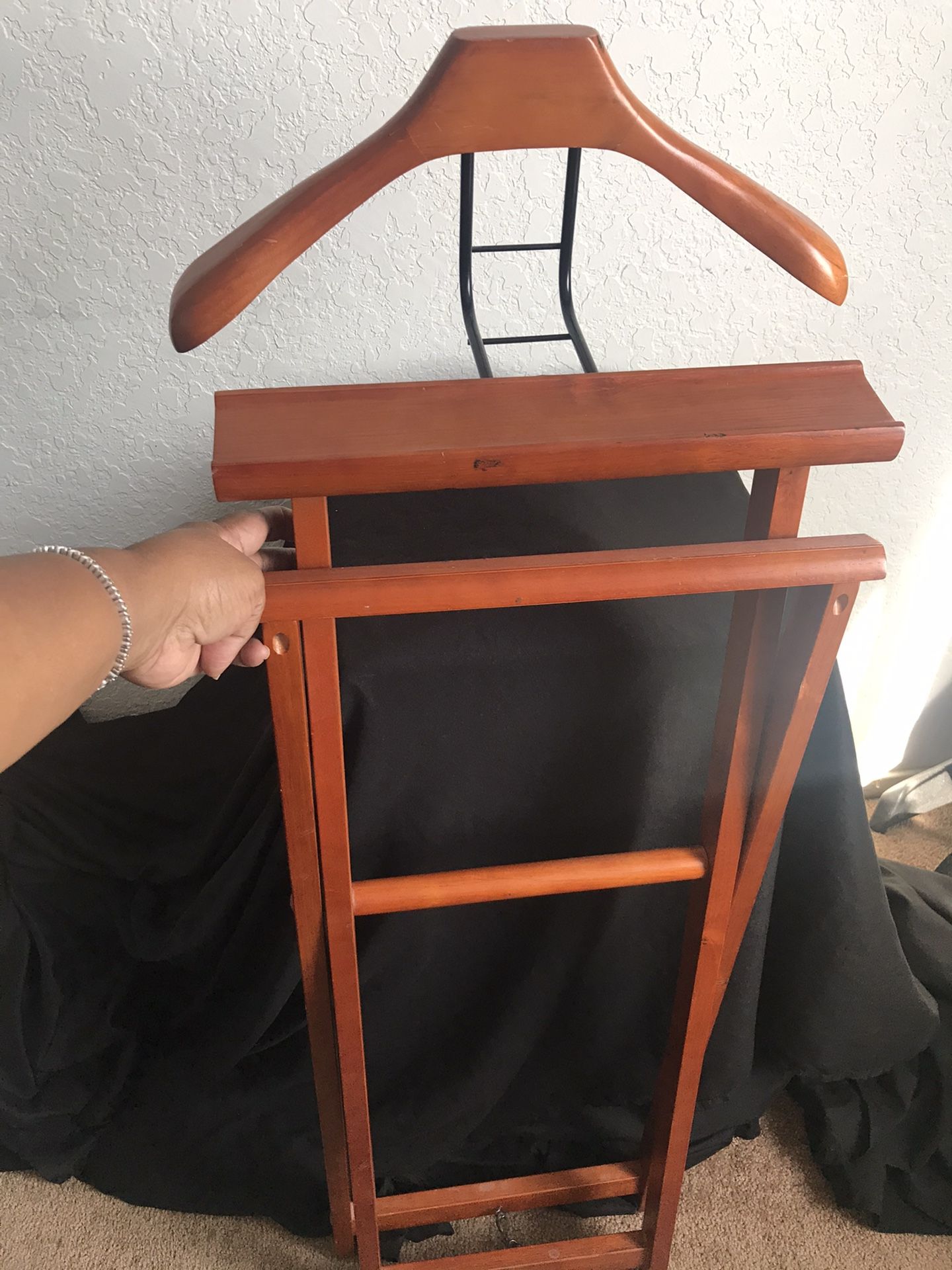 Men’s Suit Valet Stand