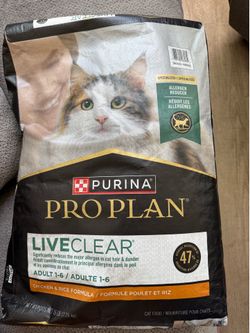 PRO PLAN. CAT FOOD. NEW. 16 POUNDS. LIVE CLEAR ADULT. EXPIRY DATE 2027