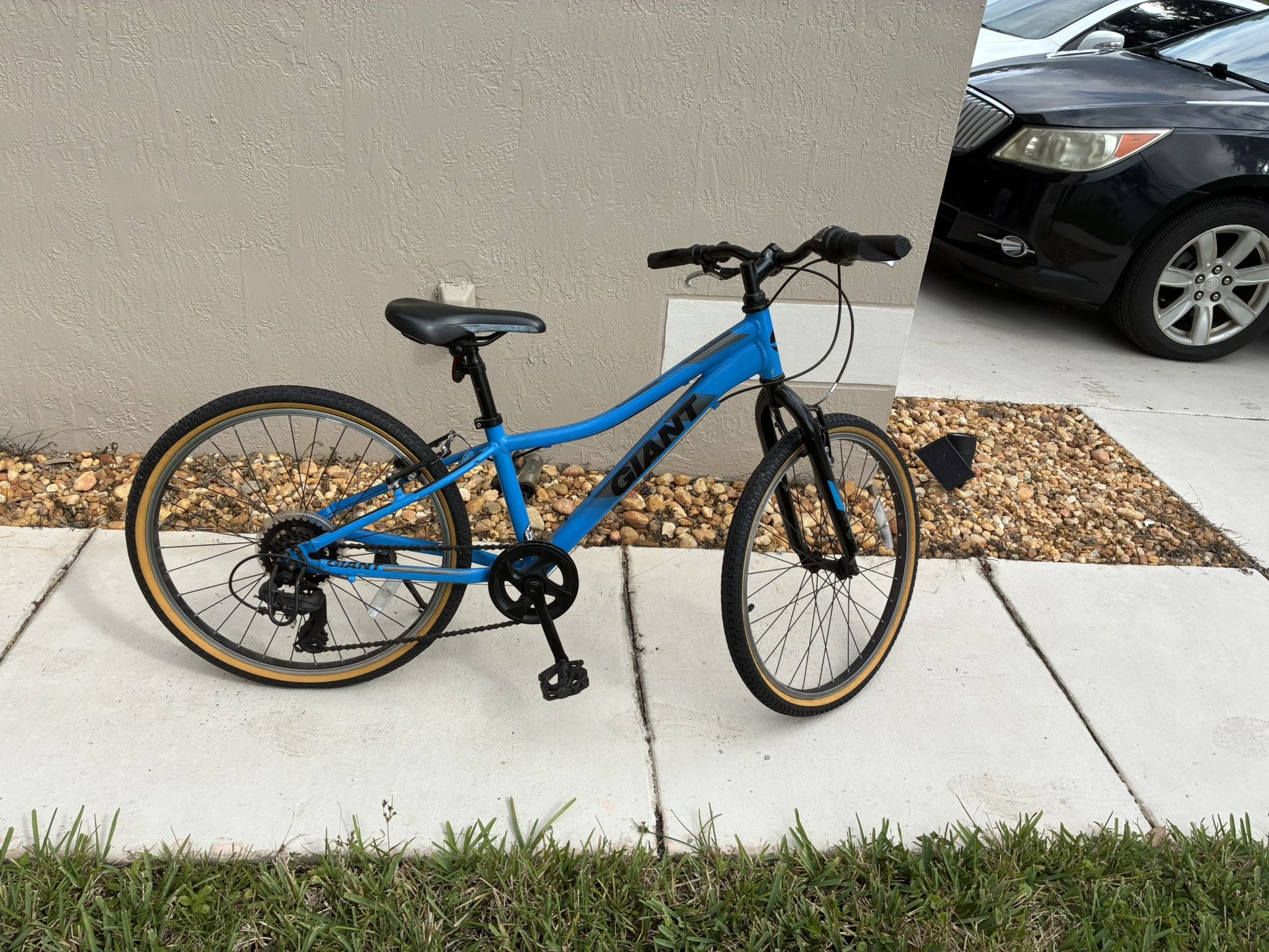 Kids 24in Wheel Giant Mountain Bike 