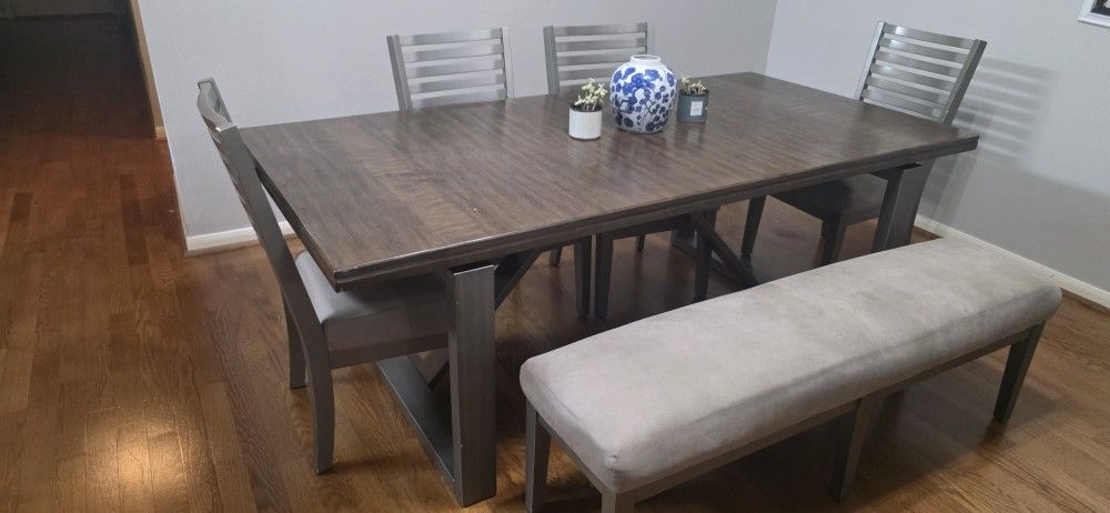 84" X 32" Table, 4 Chairs. Bout For $2500, Will Let It go For $300
