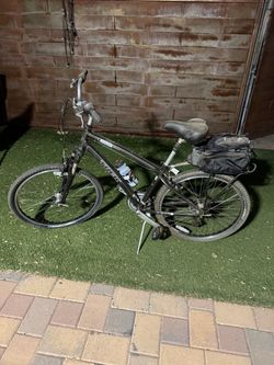 Trek Navigator Hybrid Bike