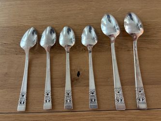 Vtg Oneida Community Coronation Pattern Set Of 6 Silverplate Teaspoons *NICE*