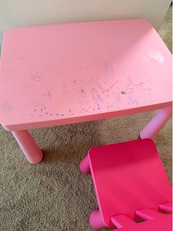 Kids Table and chair