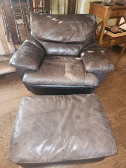 2 Piece Livingroom Furniture w/Ottoman