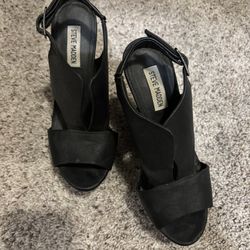 Steve Madden Size 6 Black Wedges