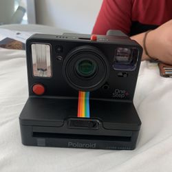 Polaroid One Step + Black 