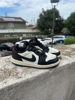 Air Jordan 1’s low 9c