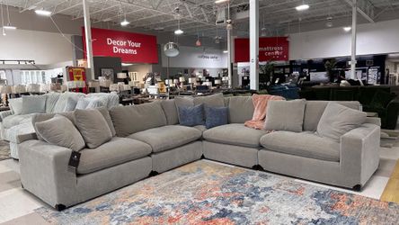 Olivia 🎉 brand new/ modern/luxury 🌼  Living Room Sectional with Chaise u shaped fast delivery
