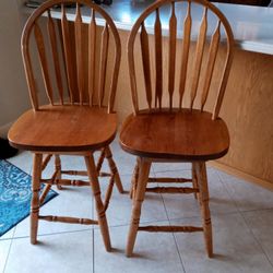 2 Bar Stools