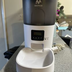 Automatic Pet Feeder