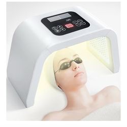Facial led therapy comes with eye goggles