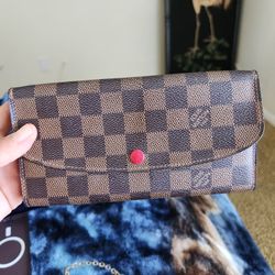 Authentic Louis Vuitton Purse And Wallet
