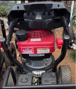 Honda GCV160, 160cc 4-stroke overhead camshaft (OHC) vertical-shaft gas engine.