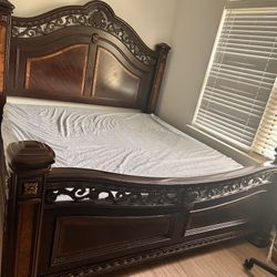 King Bed Lux Wood