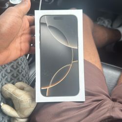 iPhone 16 Pro Max 256 Unlocked 