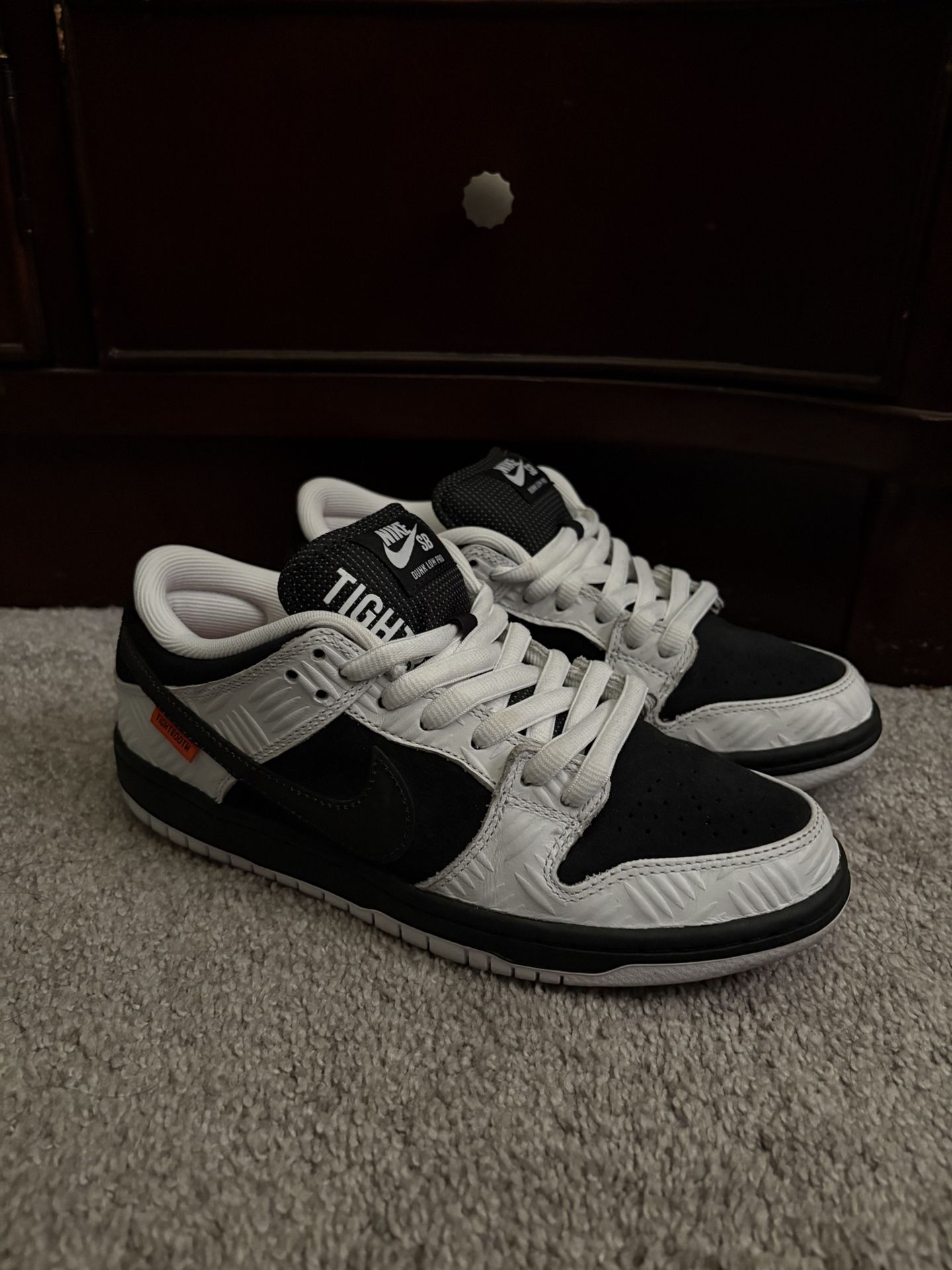 Nike SB x TIGHTBOOTH Dunk Low Pro (Never used) Women’s Size 7