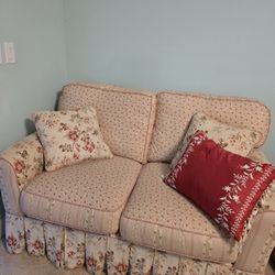 Vintage Boho Loveseat Like New Condition