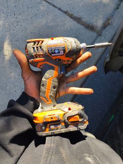 RIDGID 18V Cordless Impact Driver with Battery