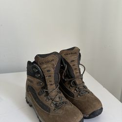 Women’s Hiking Boots