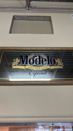 Modelo Mirror Sign