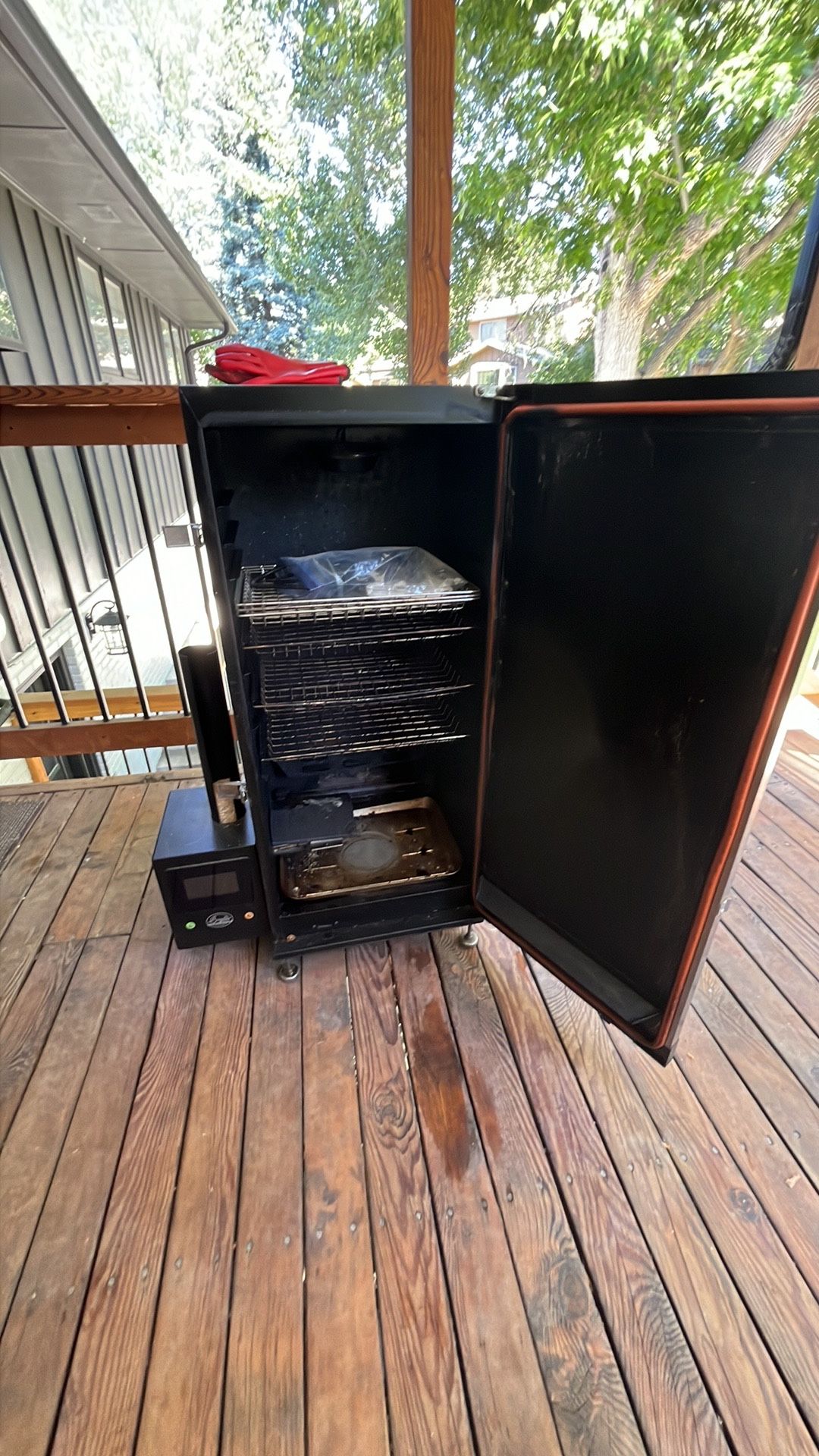 Bradley smart smoker
