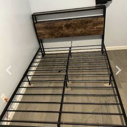 Fullsize Bed w/ Charging Port