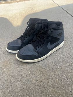 Men’s Nikes size 10