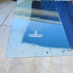 Tempered glass table top. Offers$$