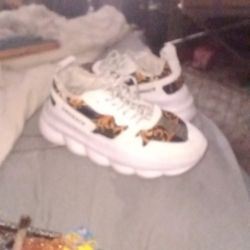 Versace  Shoes.          9 1l2