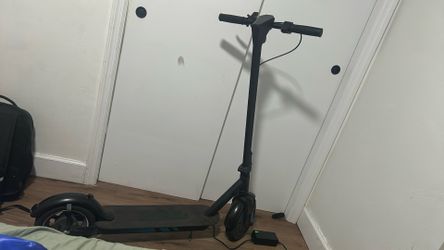 V10 Electric Scooter