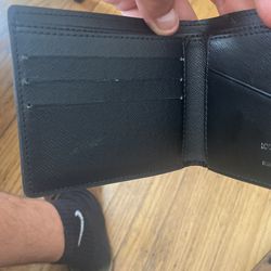 Loui Vuitton Wallet Good Condition for Sale in Lincoln Acres, CA - OfferUp