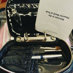 Trish Mcevoy Cosmetics Makeup Planner Case With Accessories  Removeable Mesh Bag
