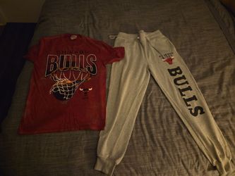 Chicago Bulls Shirt and Sweatpants