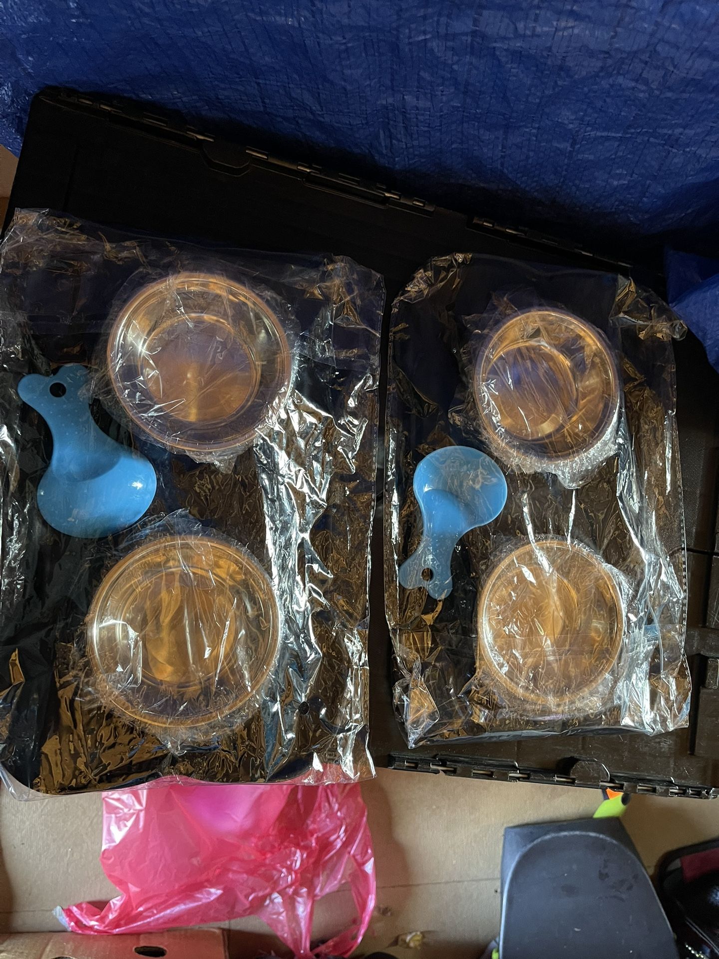 Pitbull’s with rubber holder and scooper $10 each