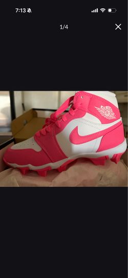 Baseball shoes